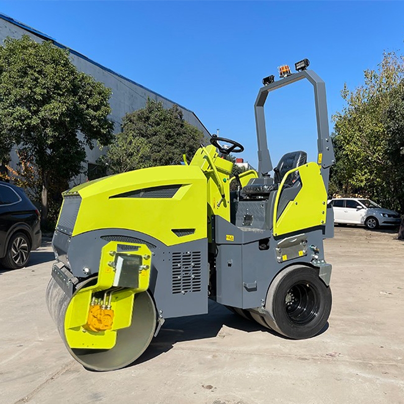 新款4噸單支撐前鋼后膠座駕式壓路機(jī)BM4000