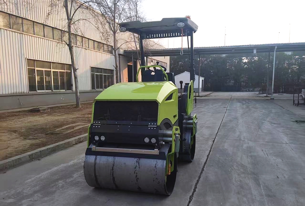 新款3噸小型座駕式壓路機BM3000